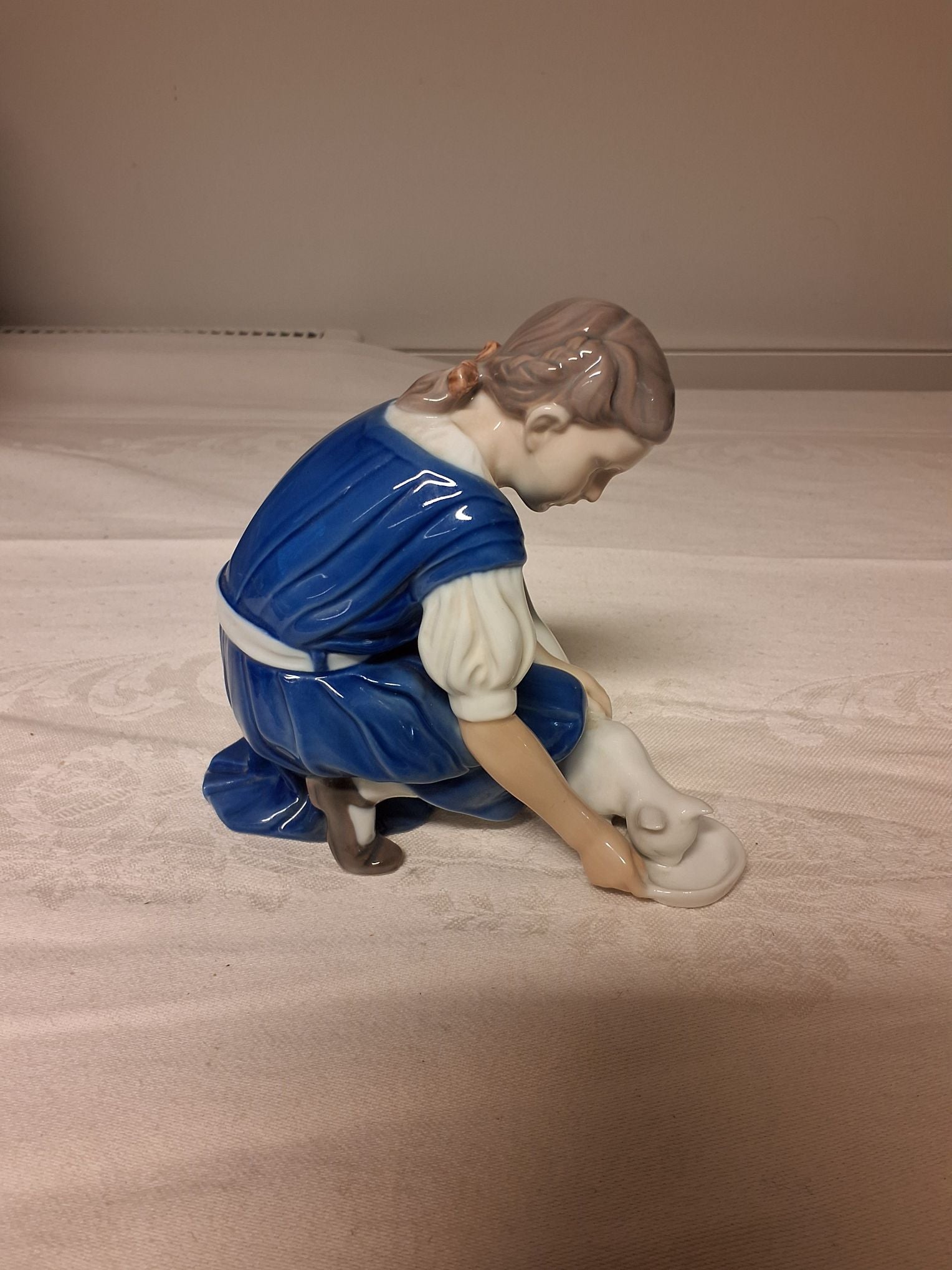 Figurin i porcelæn fra B&G