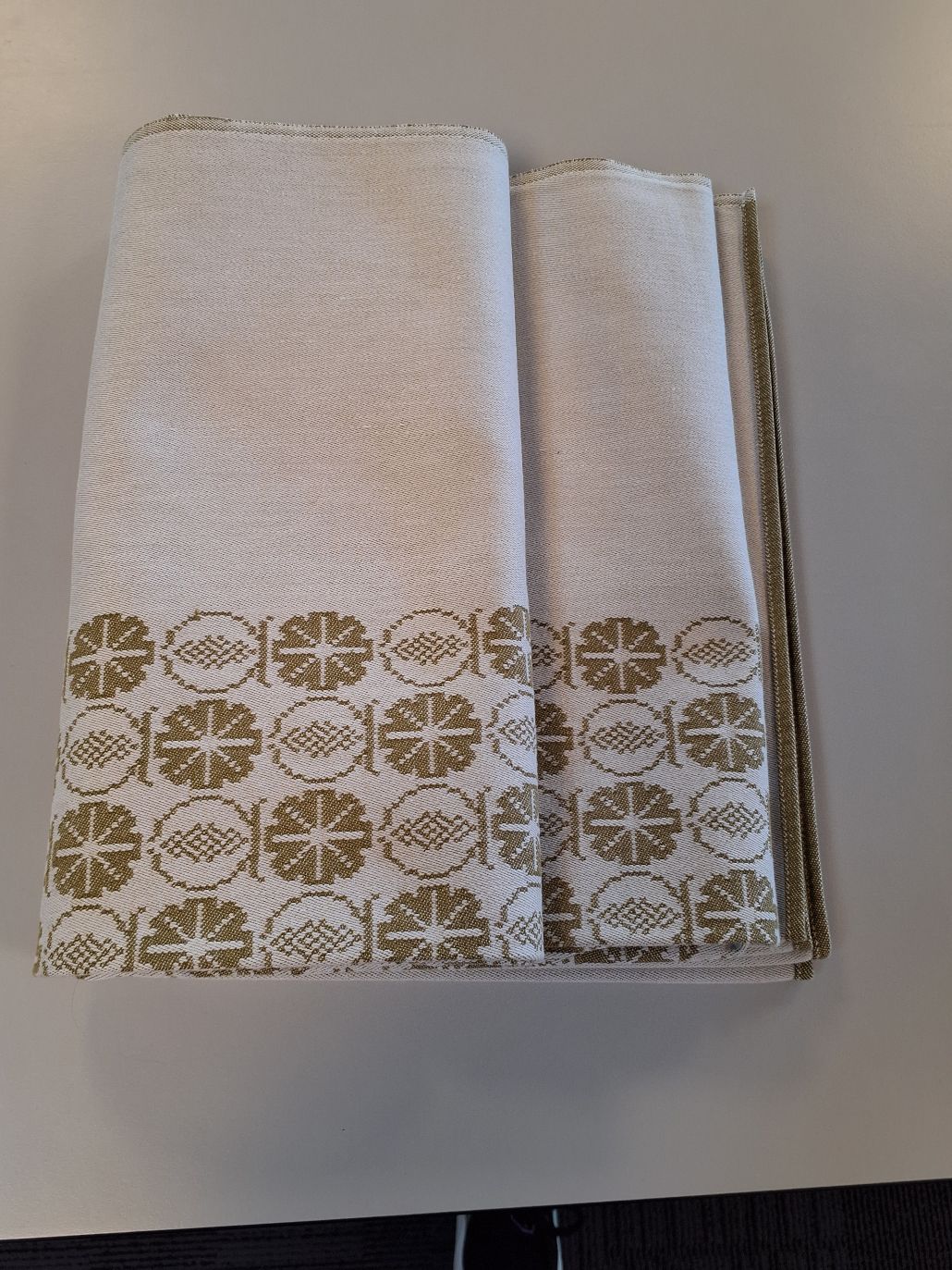 Georg Jensen Damask dug med olivengrøn mønster