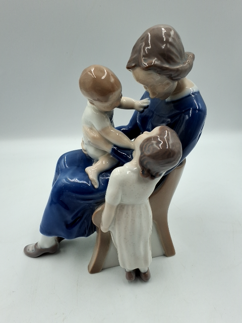 B & G Figur Mor med to børn