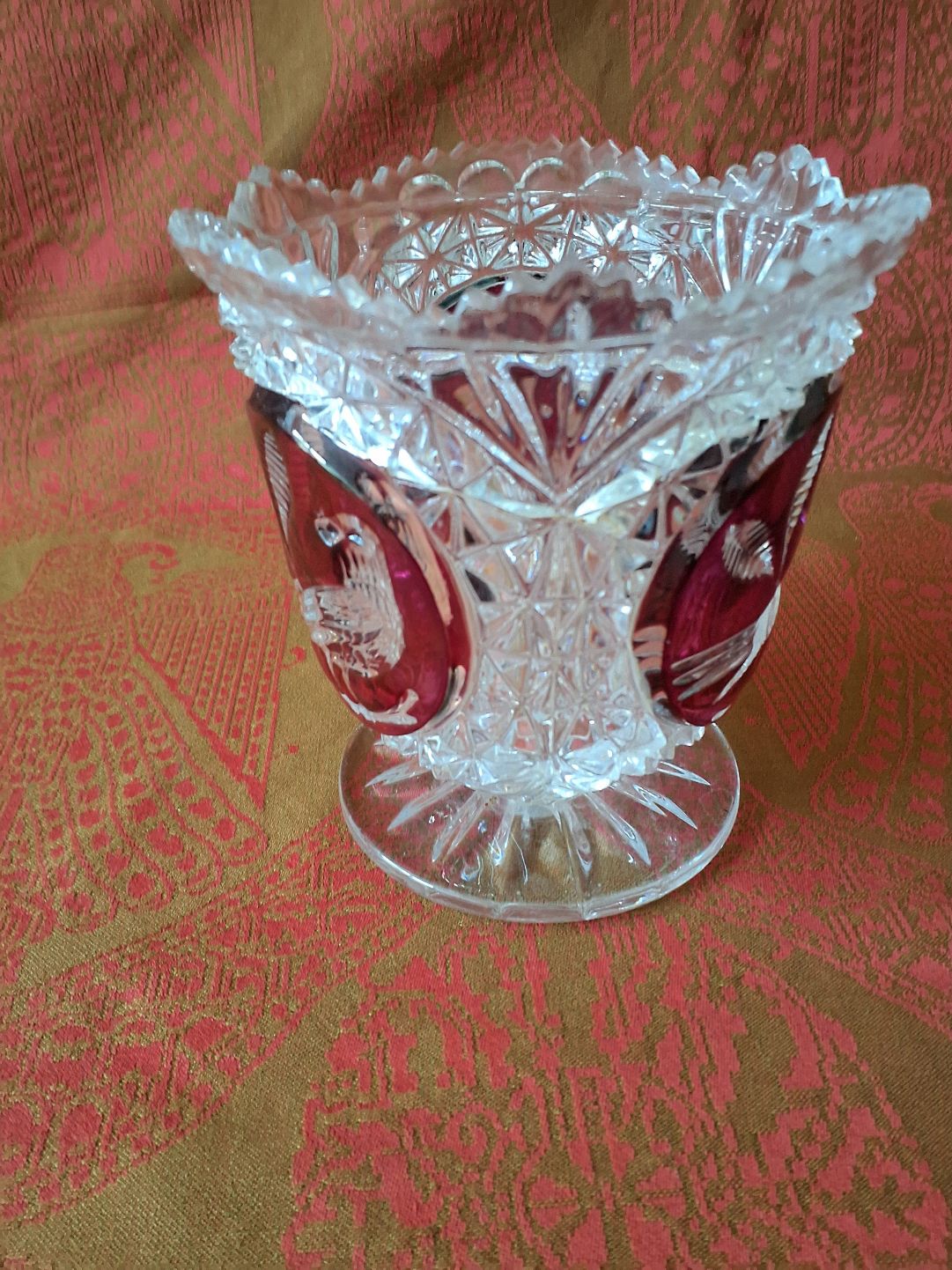Hofbauer-krystal, Red Bird Cristal selection. Vase i Bayersk krystal.
