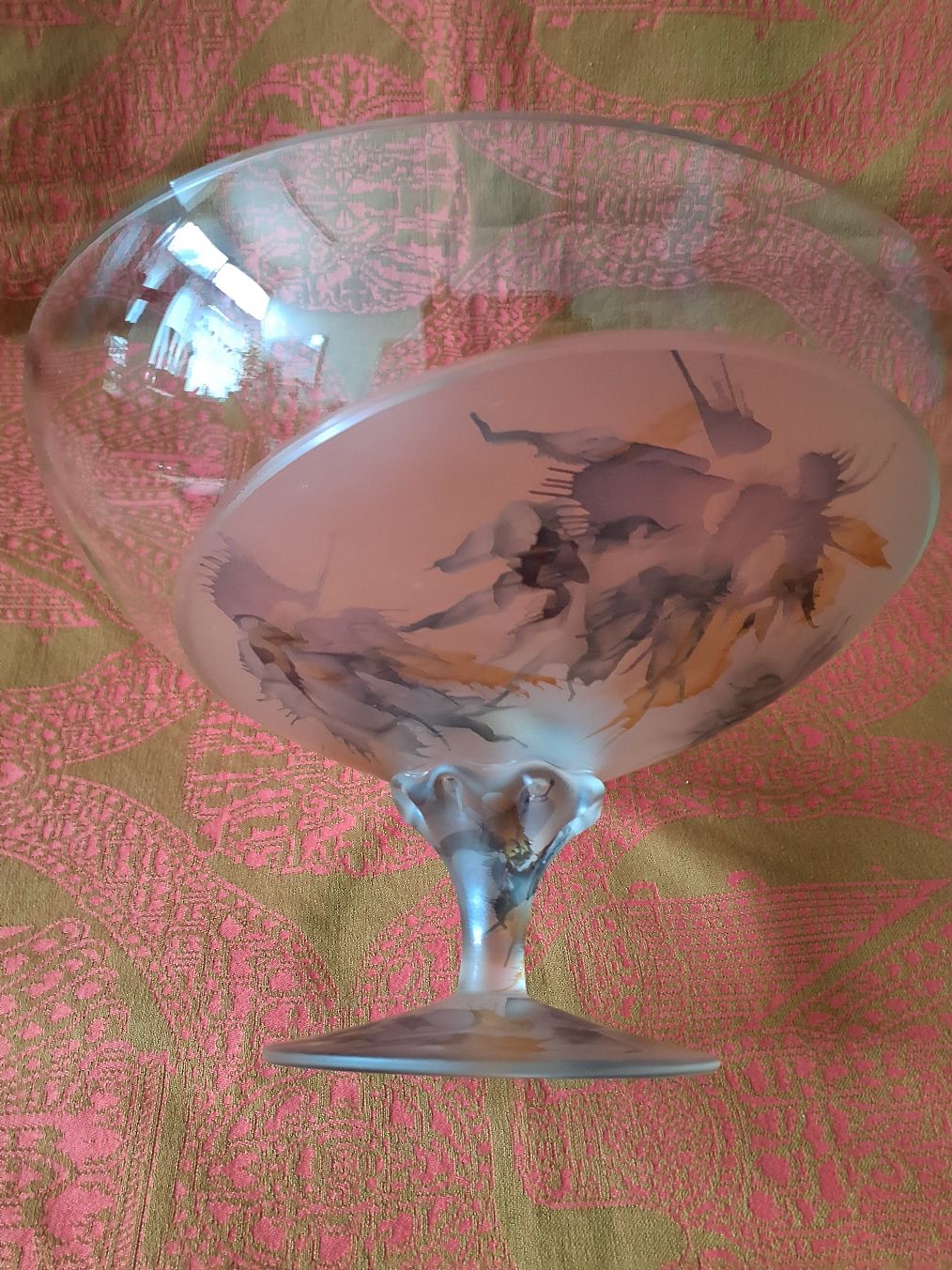 Glas skål på fod