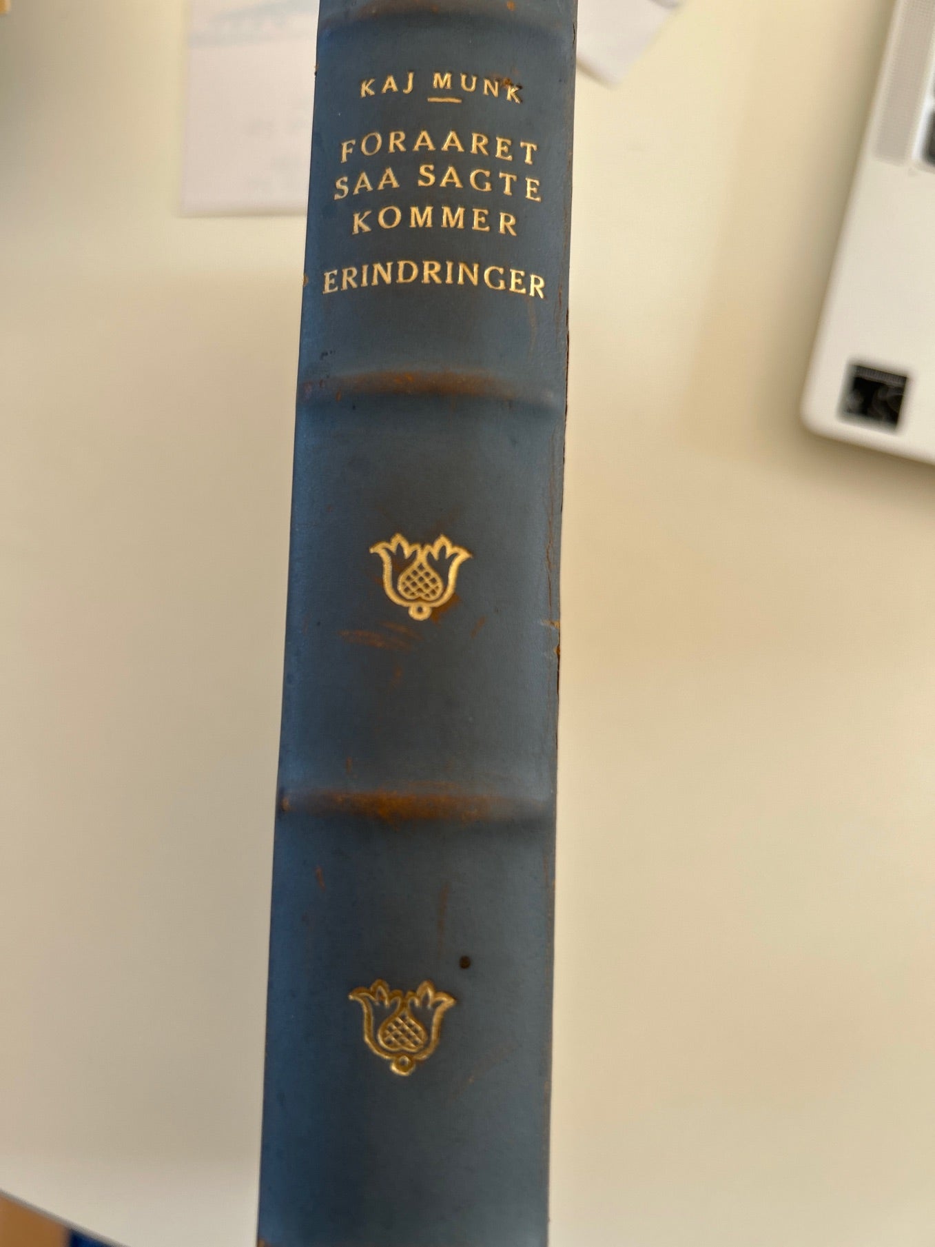 Foråret så sagte kommer af Kaj Munk