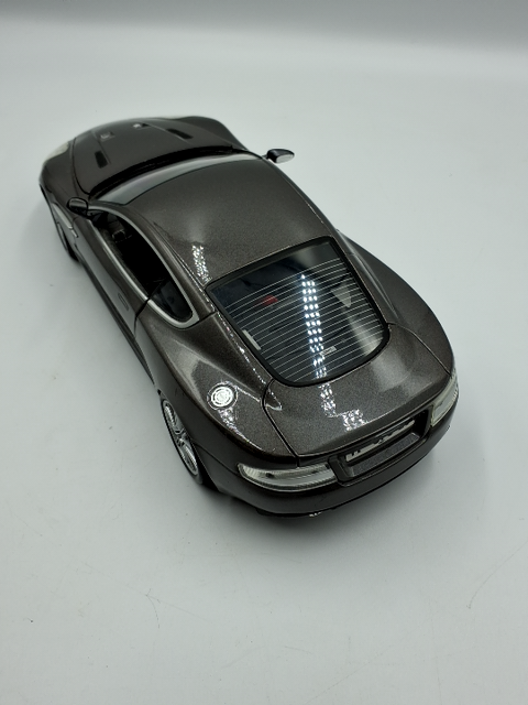 Aston Martin DBS Model 1:18