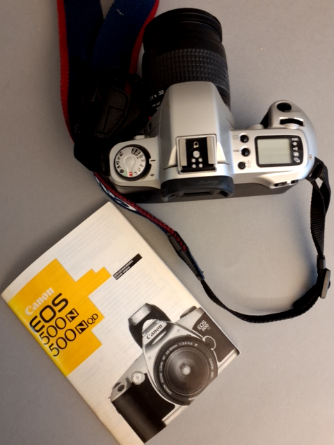 Canon EOS 500 N, analogt kamera m. Kamerataske