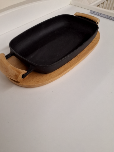 Bodum, R. Nissen, støbejerns pande
