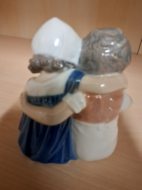 Læsende børn porcelænsfigur