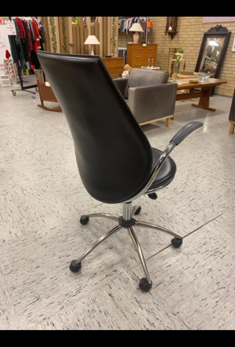 Kontorstol med høj ryg støtte