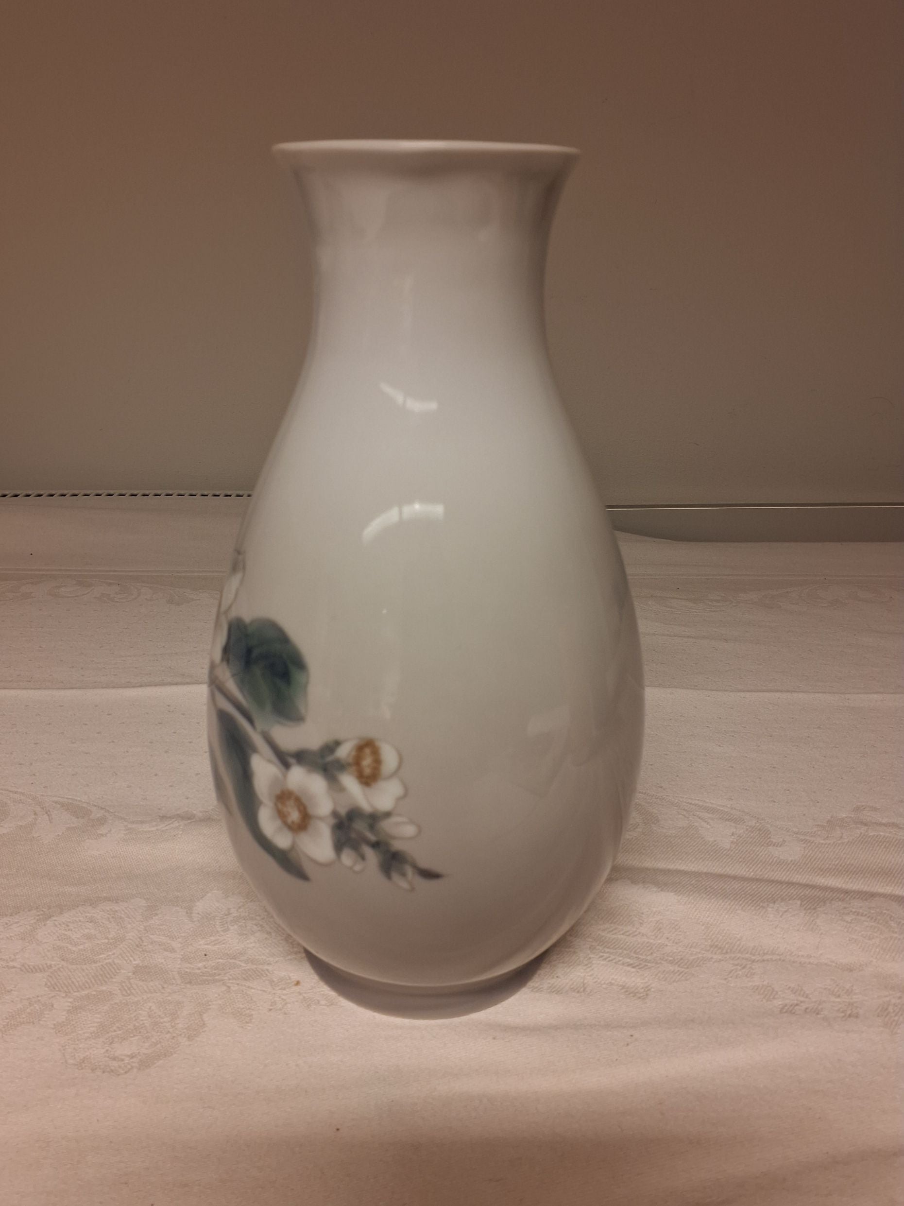 Elegante Porcelænsvase fra B&G
