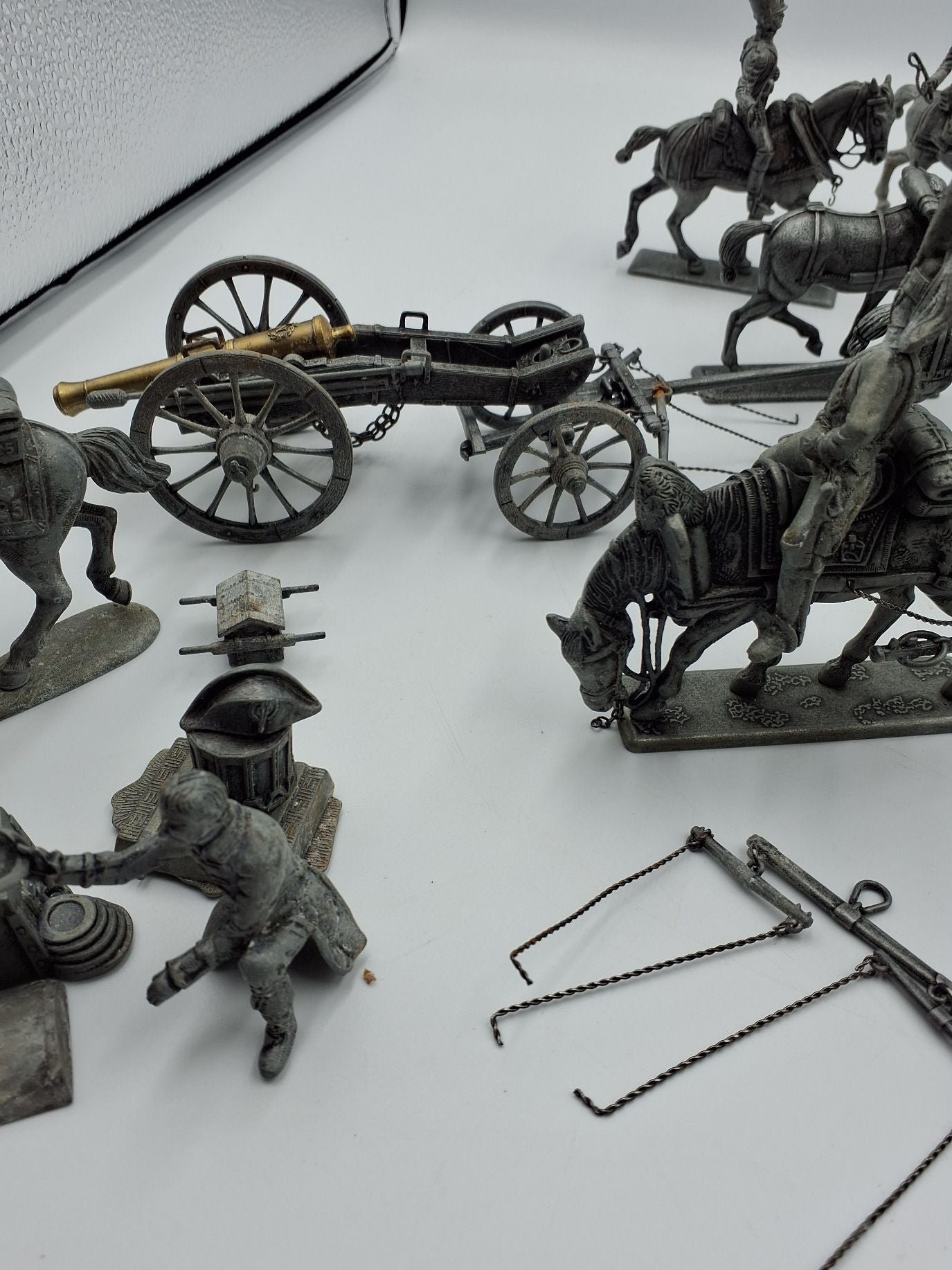 Samling af tin figurer