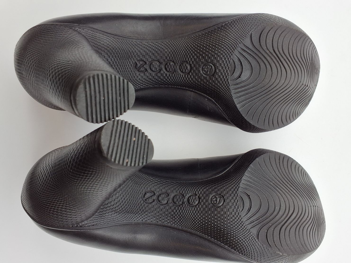 Ecco Sculptured Pumps