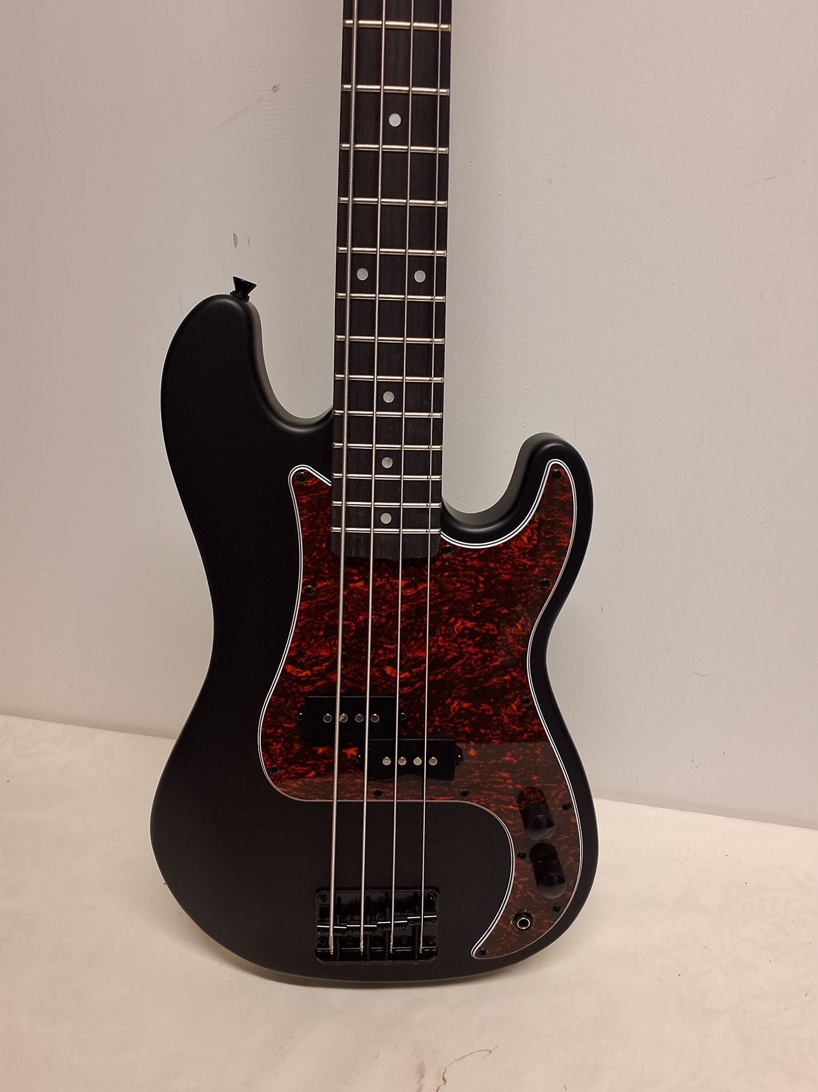 Harley Benton PB-20 SBK Bass guitar