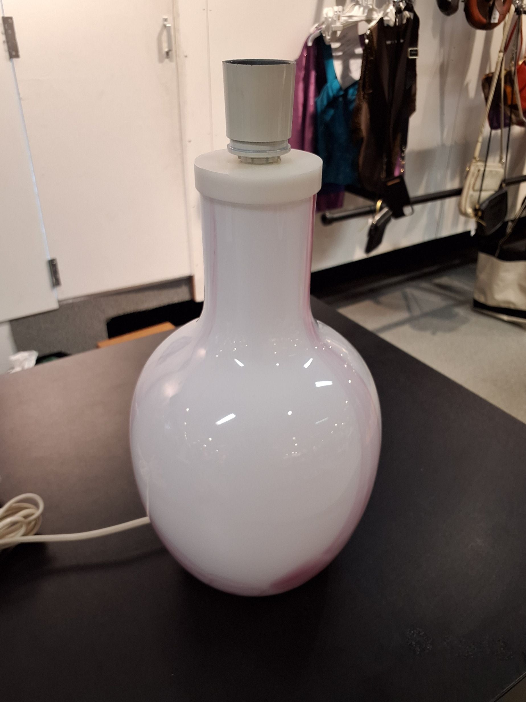Glaslampe med rosa
