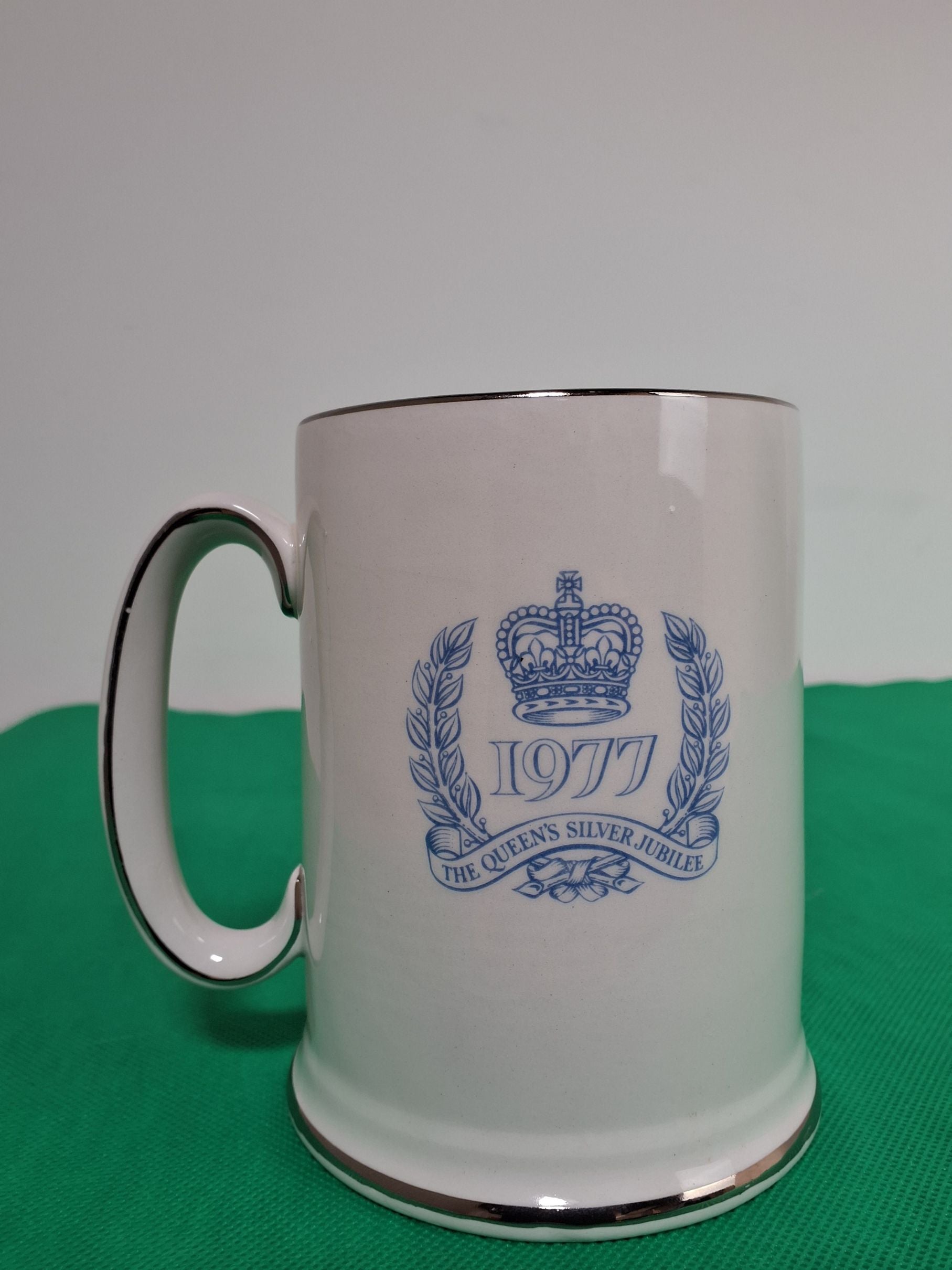 Krus Elizabeth II Silver Jubilee