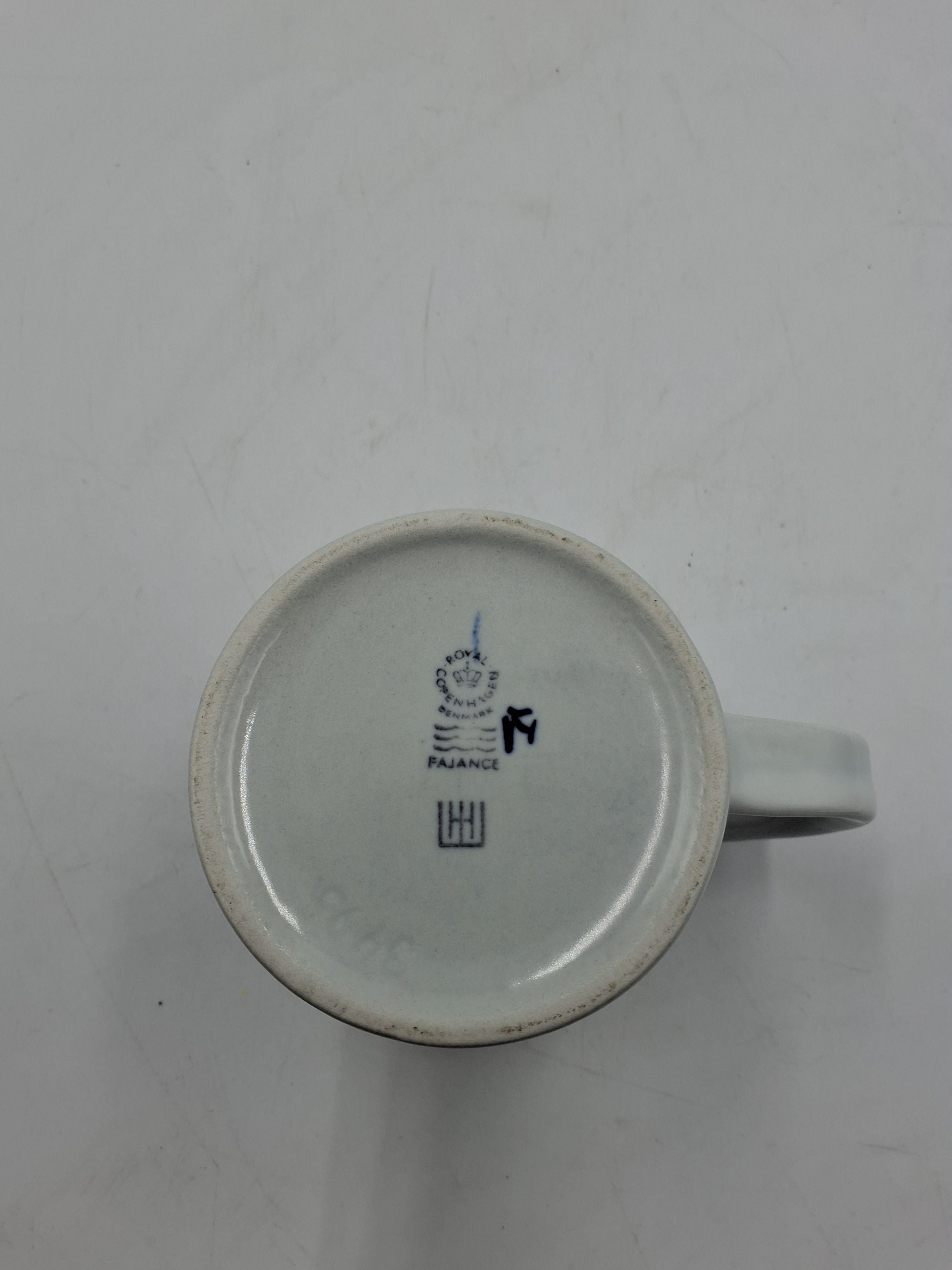 Royal Copenhagen Årskrus 1983 lille