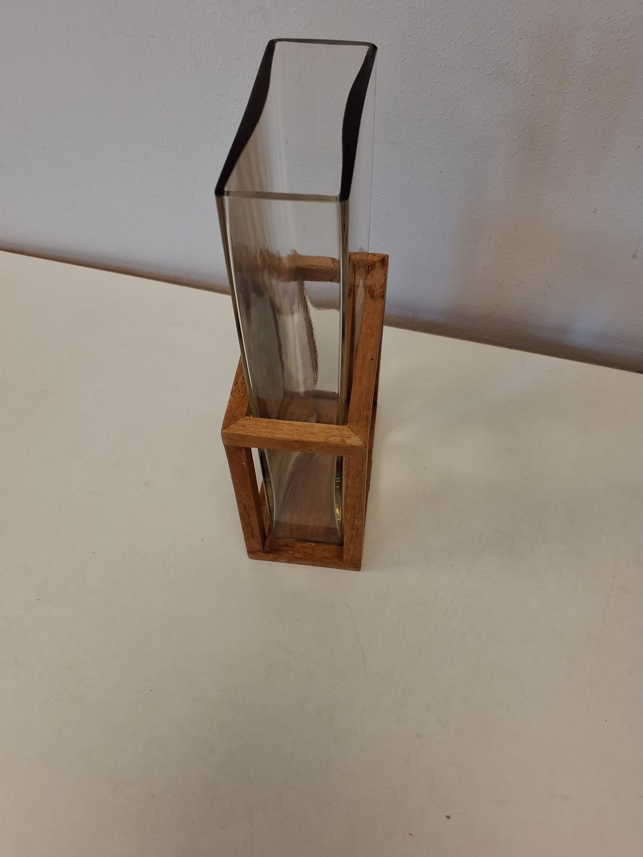 Trip trap vase