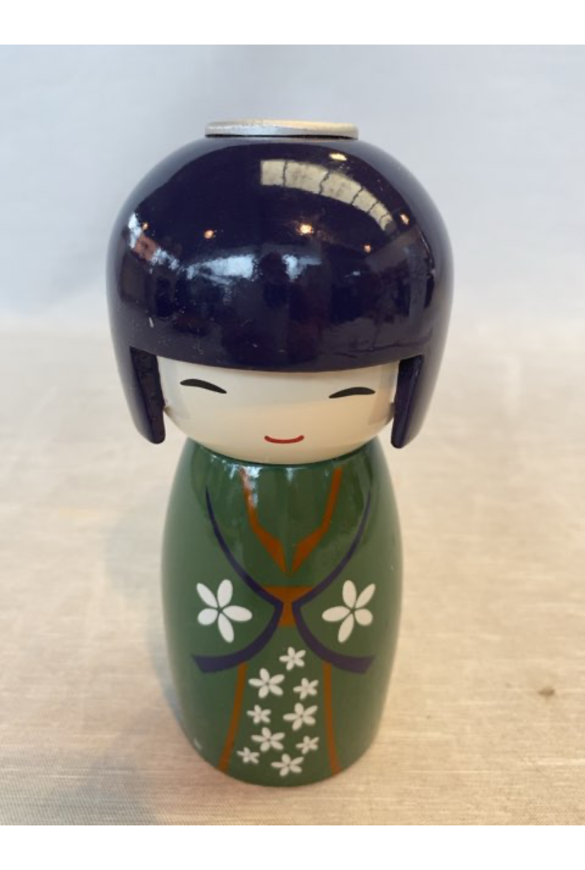 Kokeshi lysestage