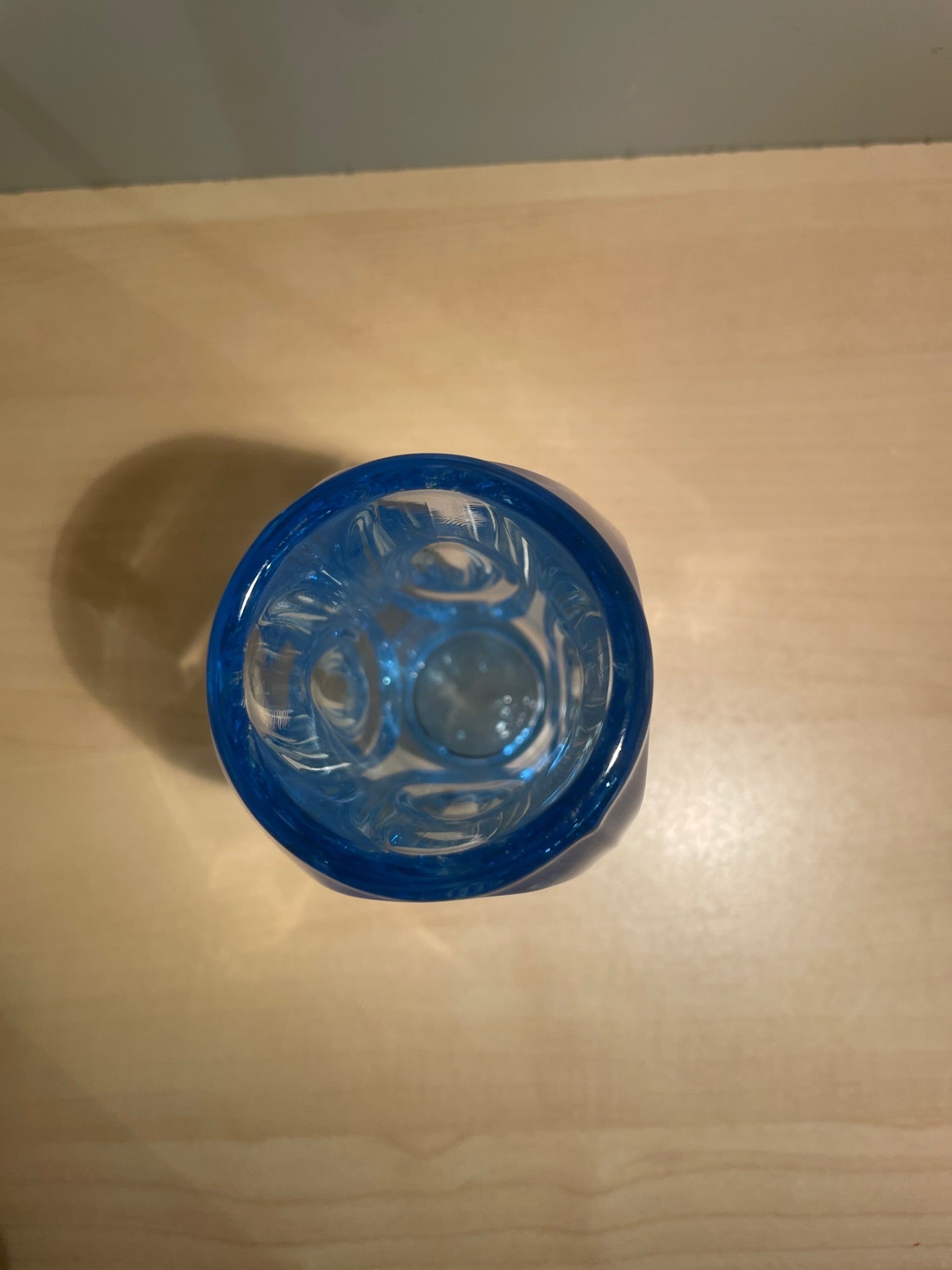 Tjekkisk vase. Billig lys blå