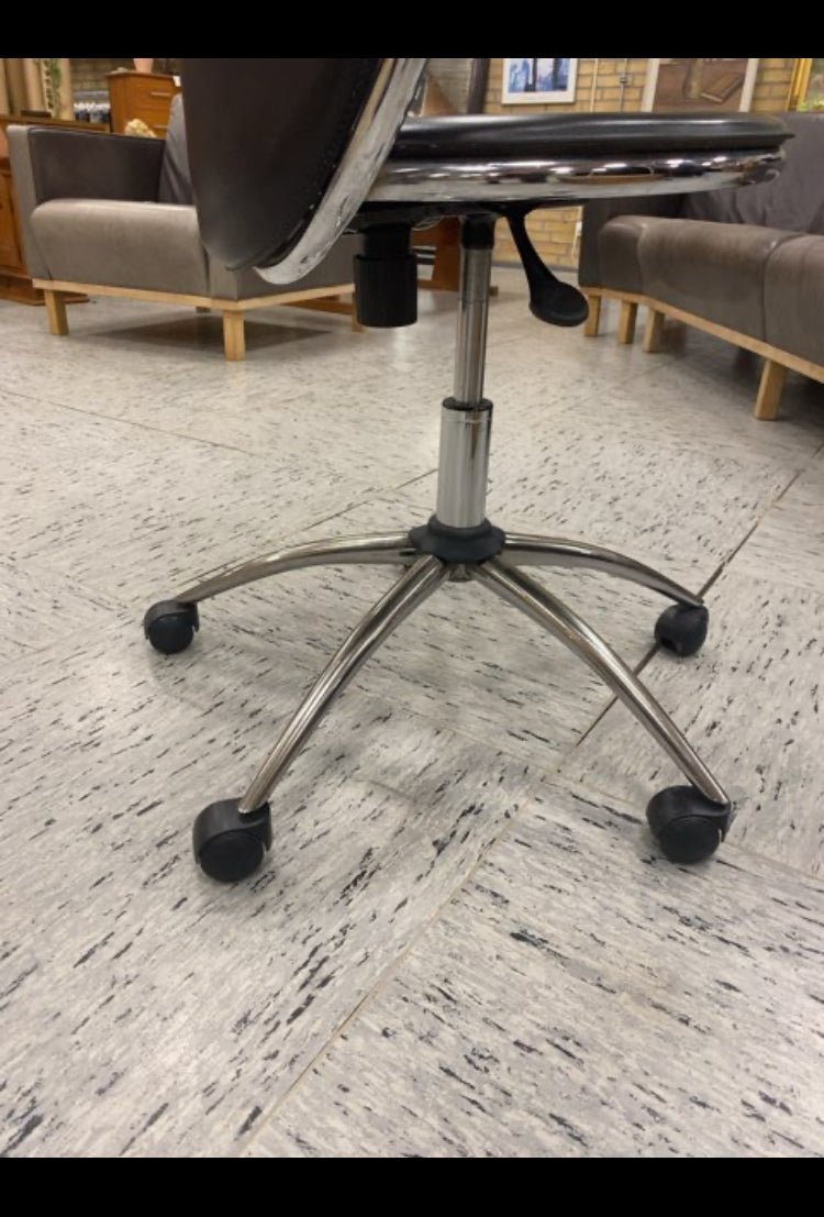 Kontorstol med høj ryg støtte