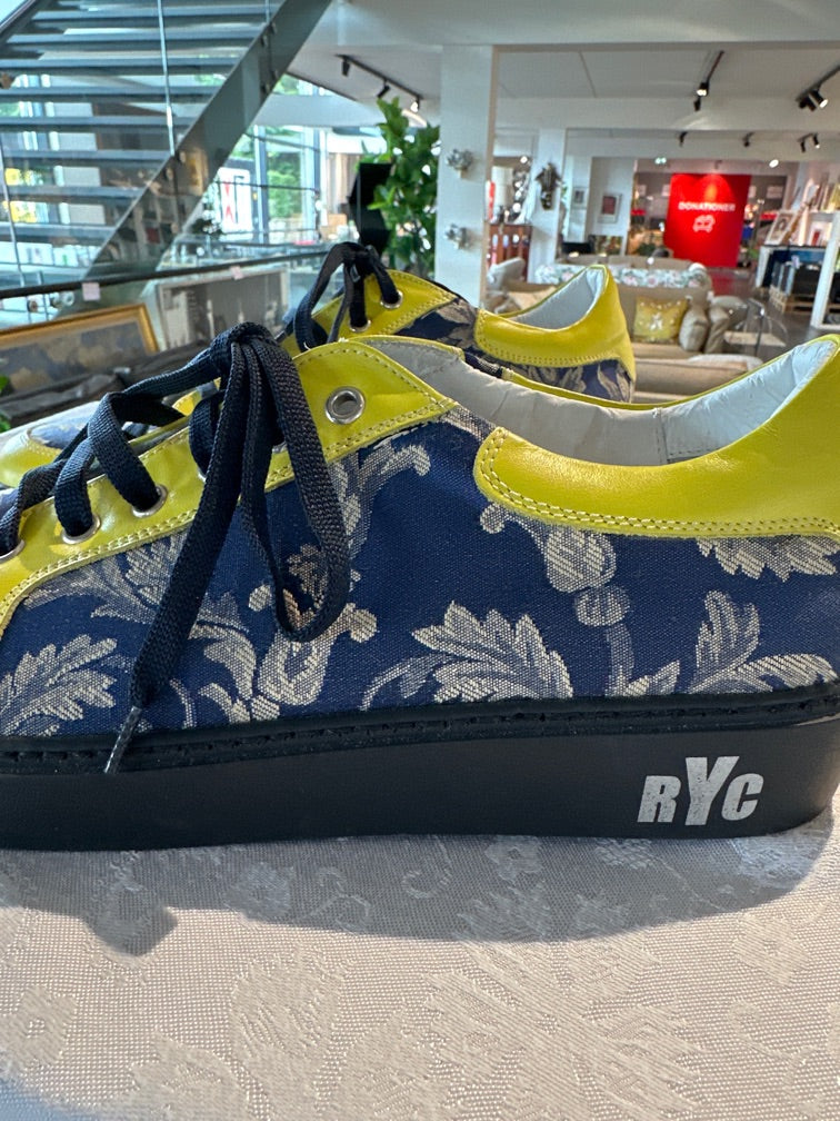 Sneakers fra rYc
