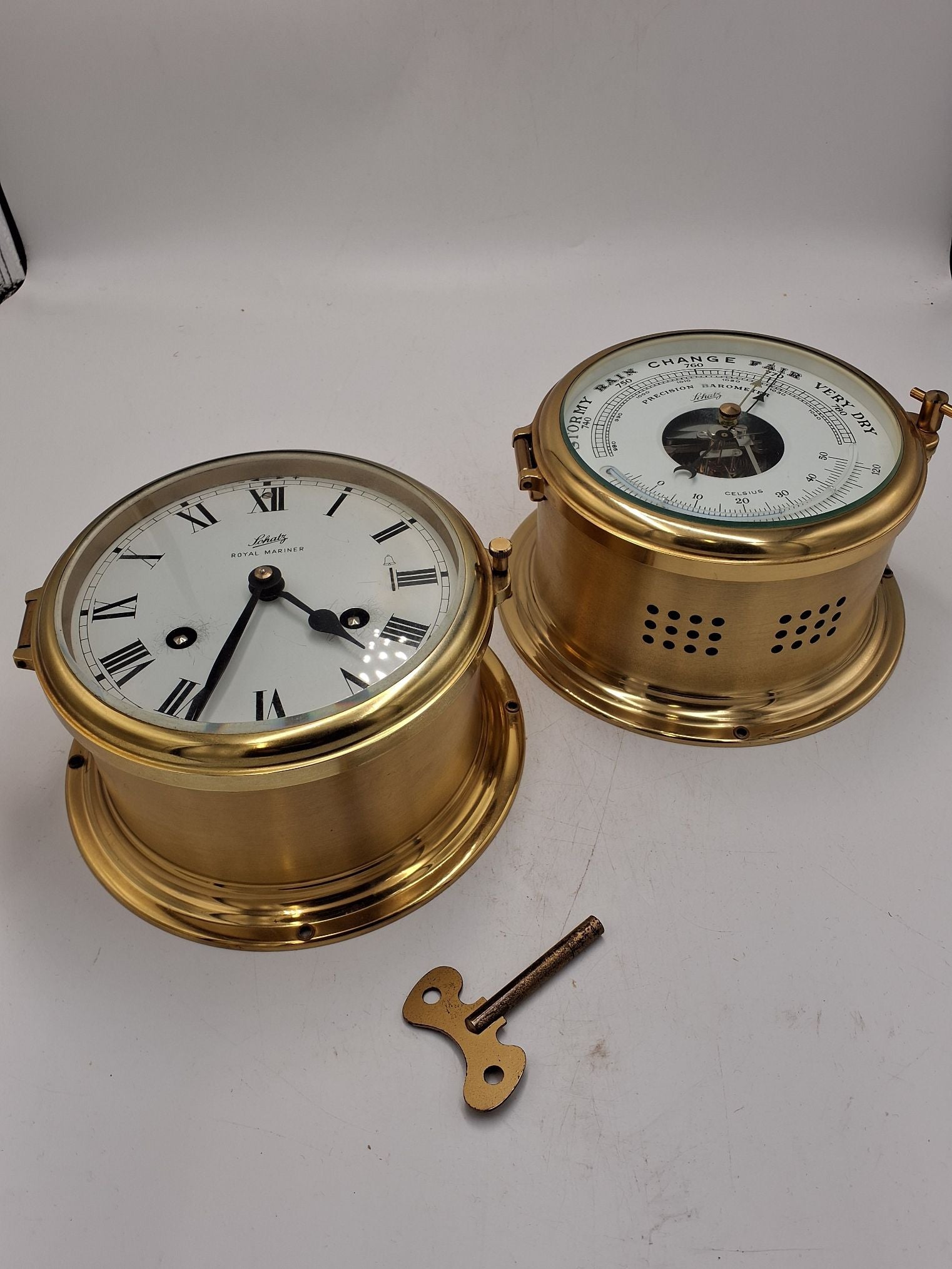 Skibsur og barometer