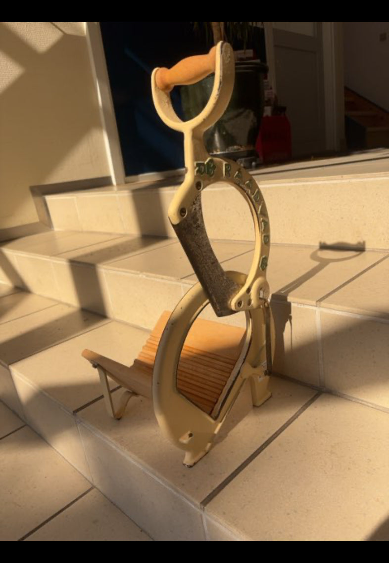 Raadvad brødskærer