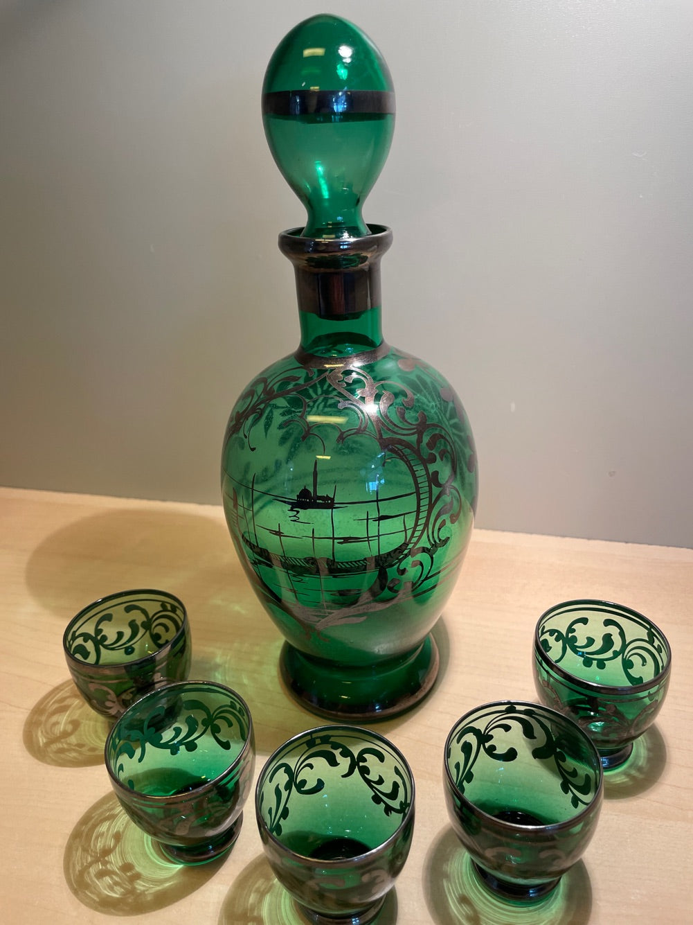 Karaffel med 5 små glas