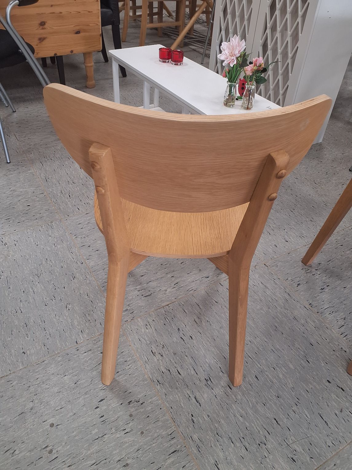 Spisebordstol i lys egetræ