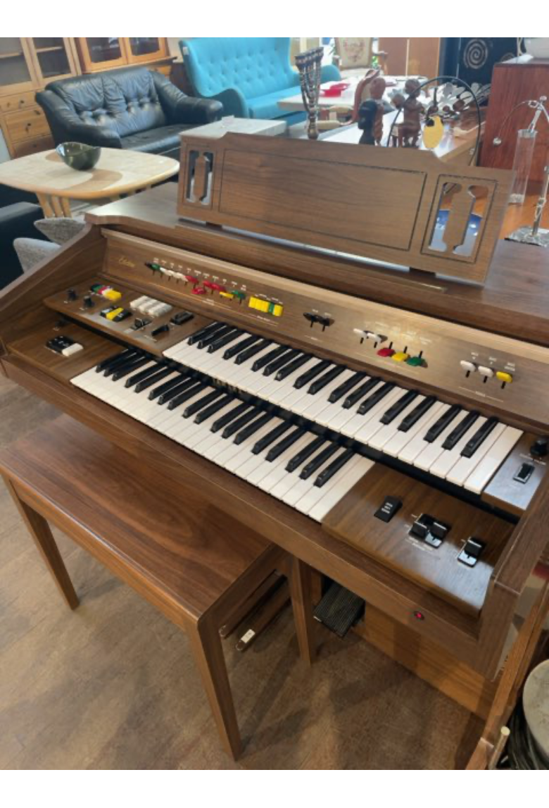 Yamaha El-orgel m. skammel