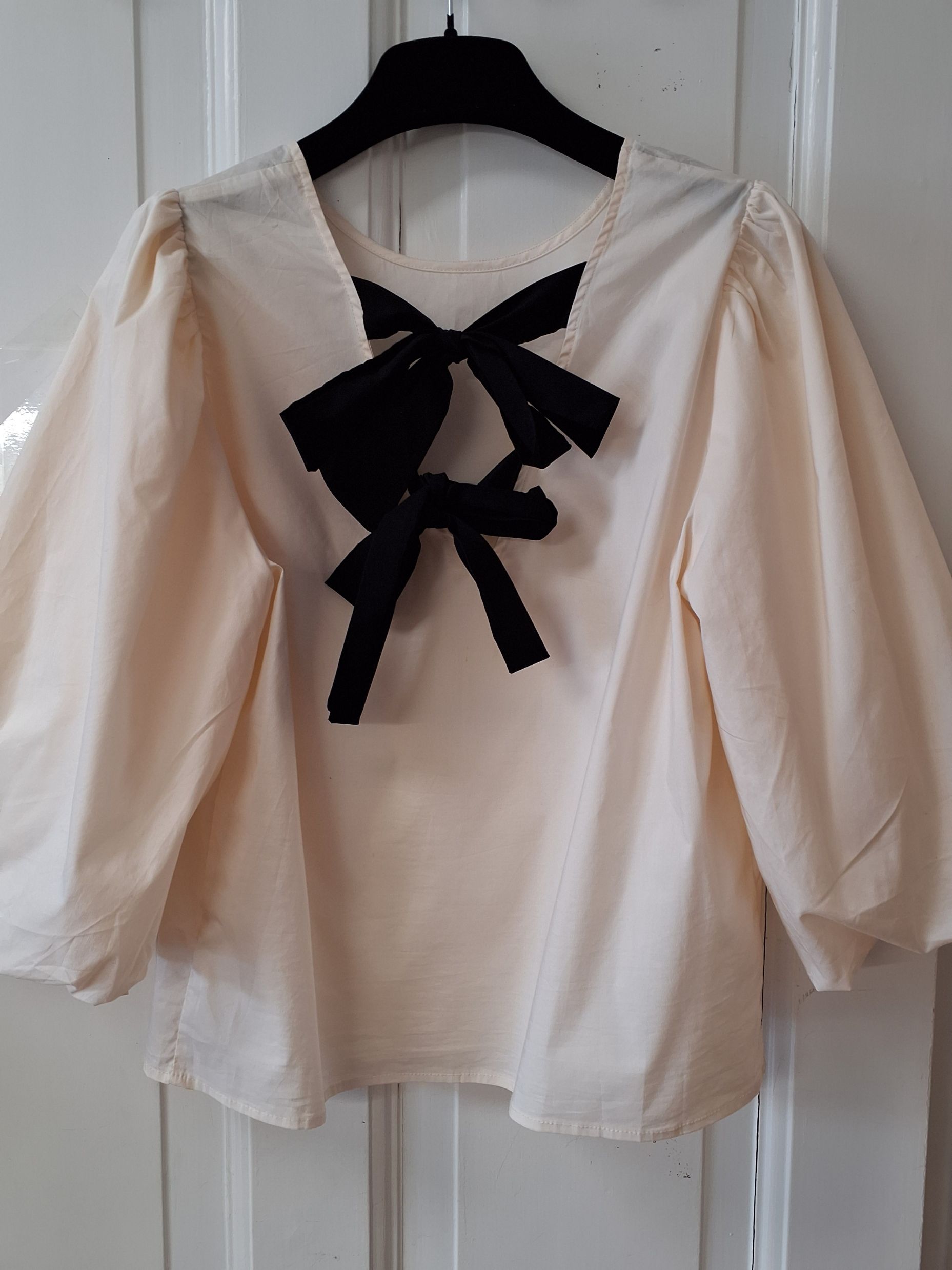 Neo Noir Bluse
