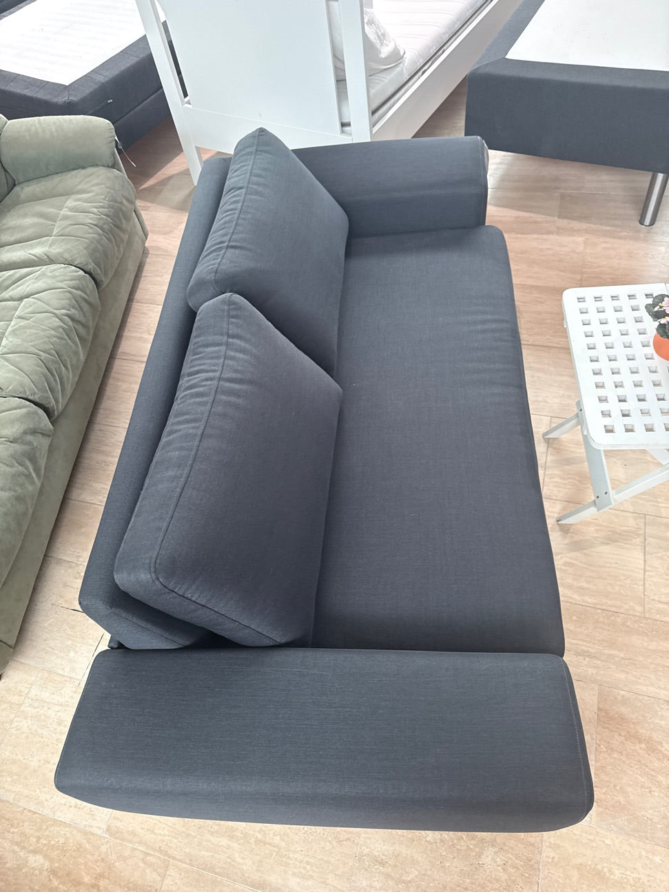 Sovesofa i grå