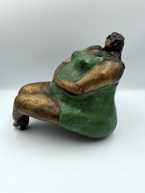 Bronze figur Siddende dame