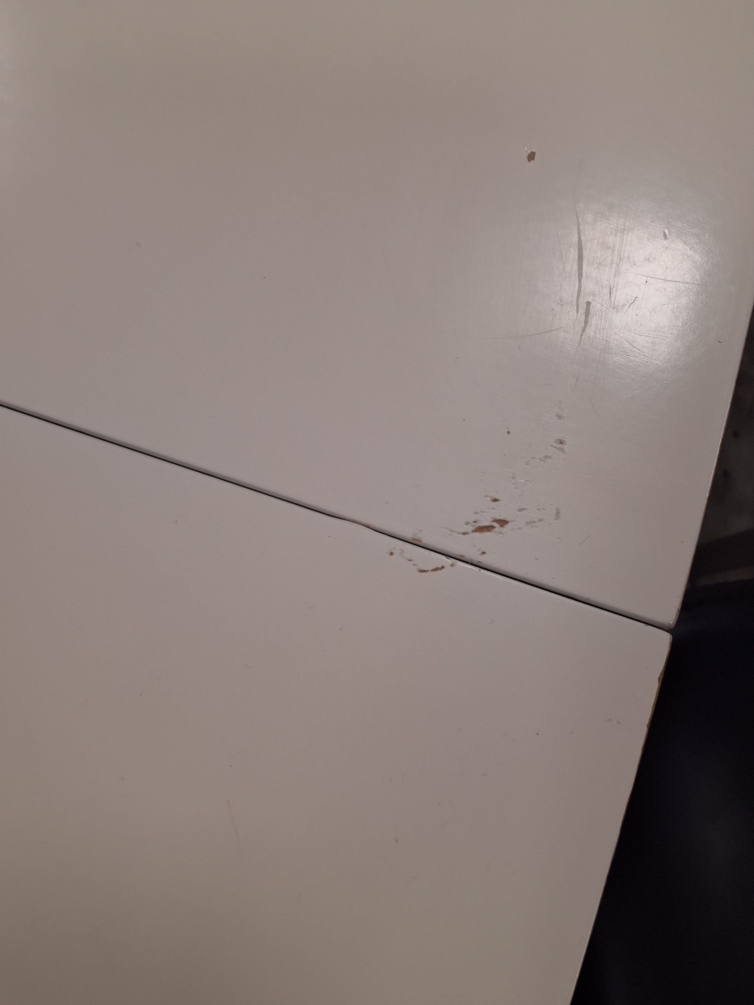 Ovalt spisebord