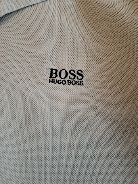 Hugo Boss T-shirt (R878)
