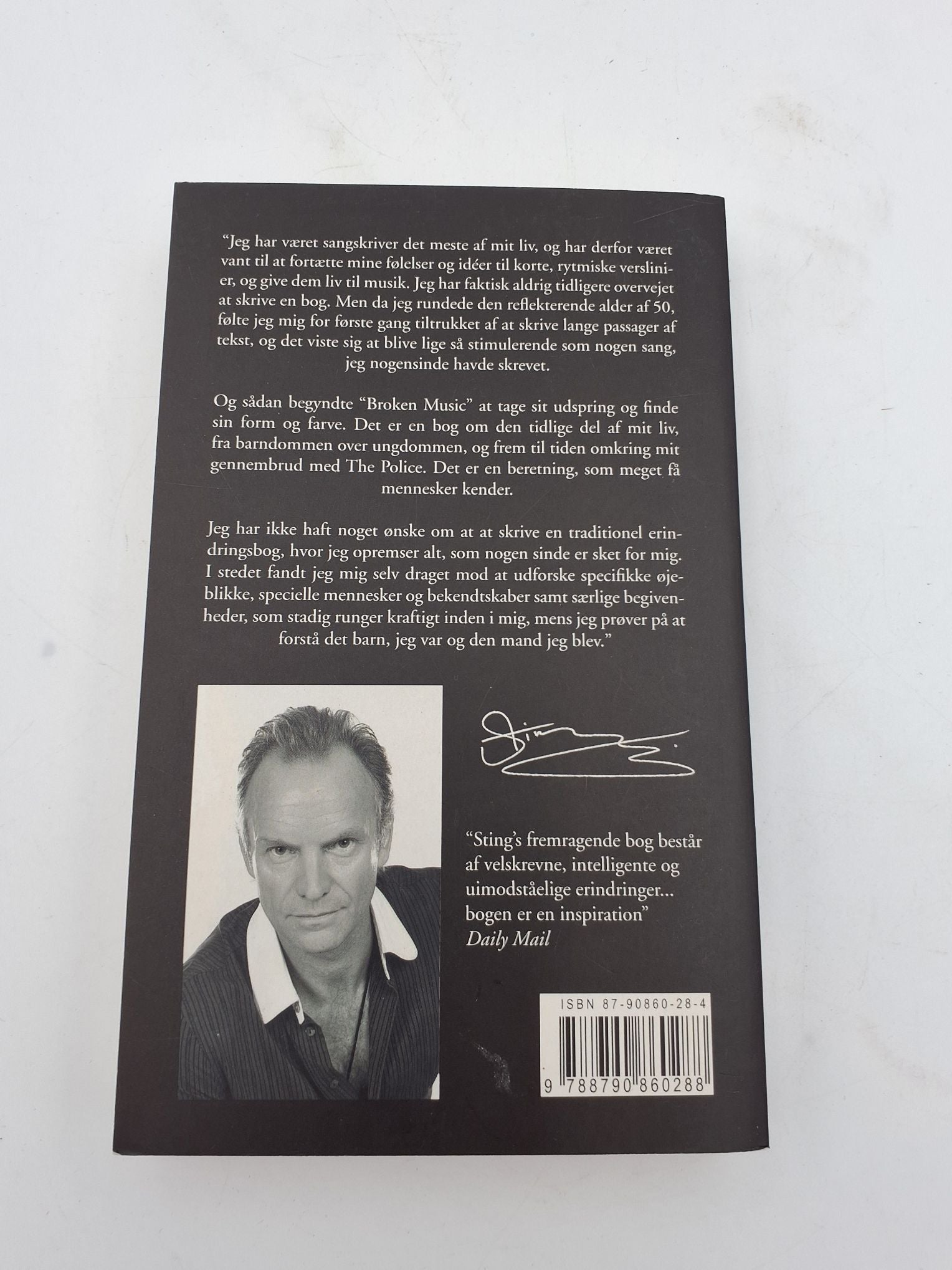 Broken Music af Sting. På dansk ved Rene Højris
