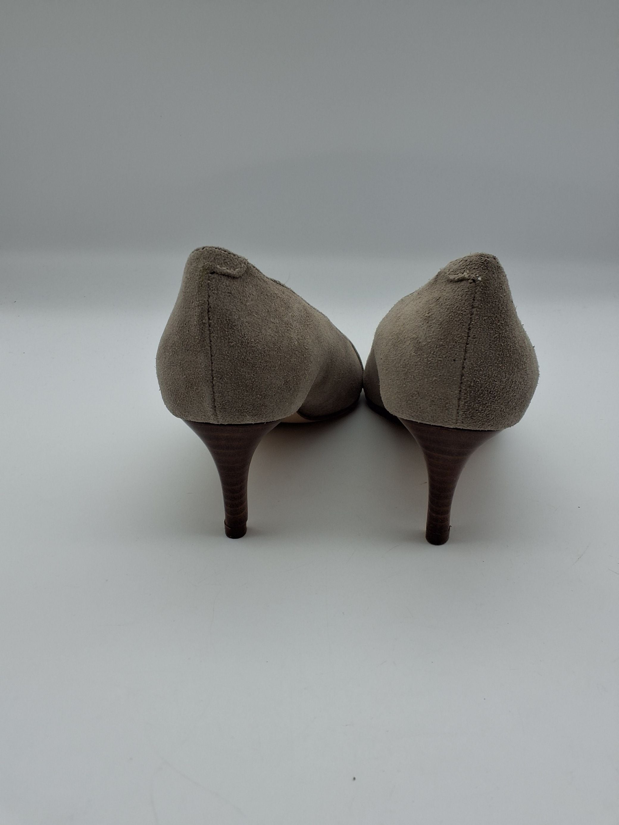 A pair Sko