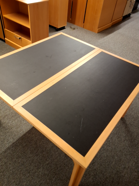 Mødebord/spisebord Magnus Olesen  - 7025