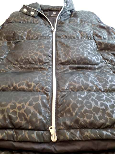 Daisy sports Born in Sweden dun Vest