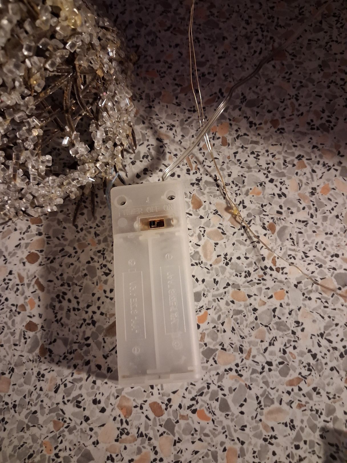 Metaljuletræ i kasse