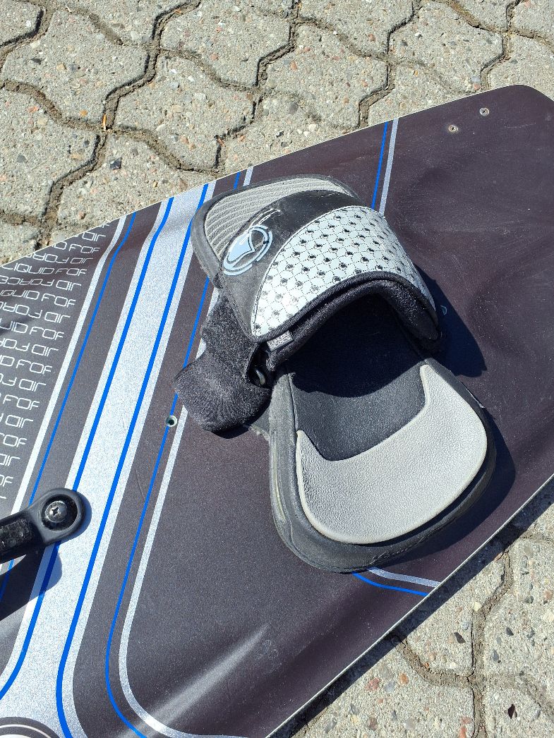 Liquid Force - kitesurfing