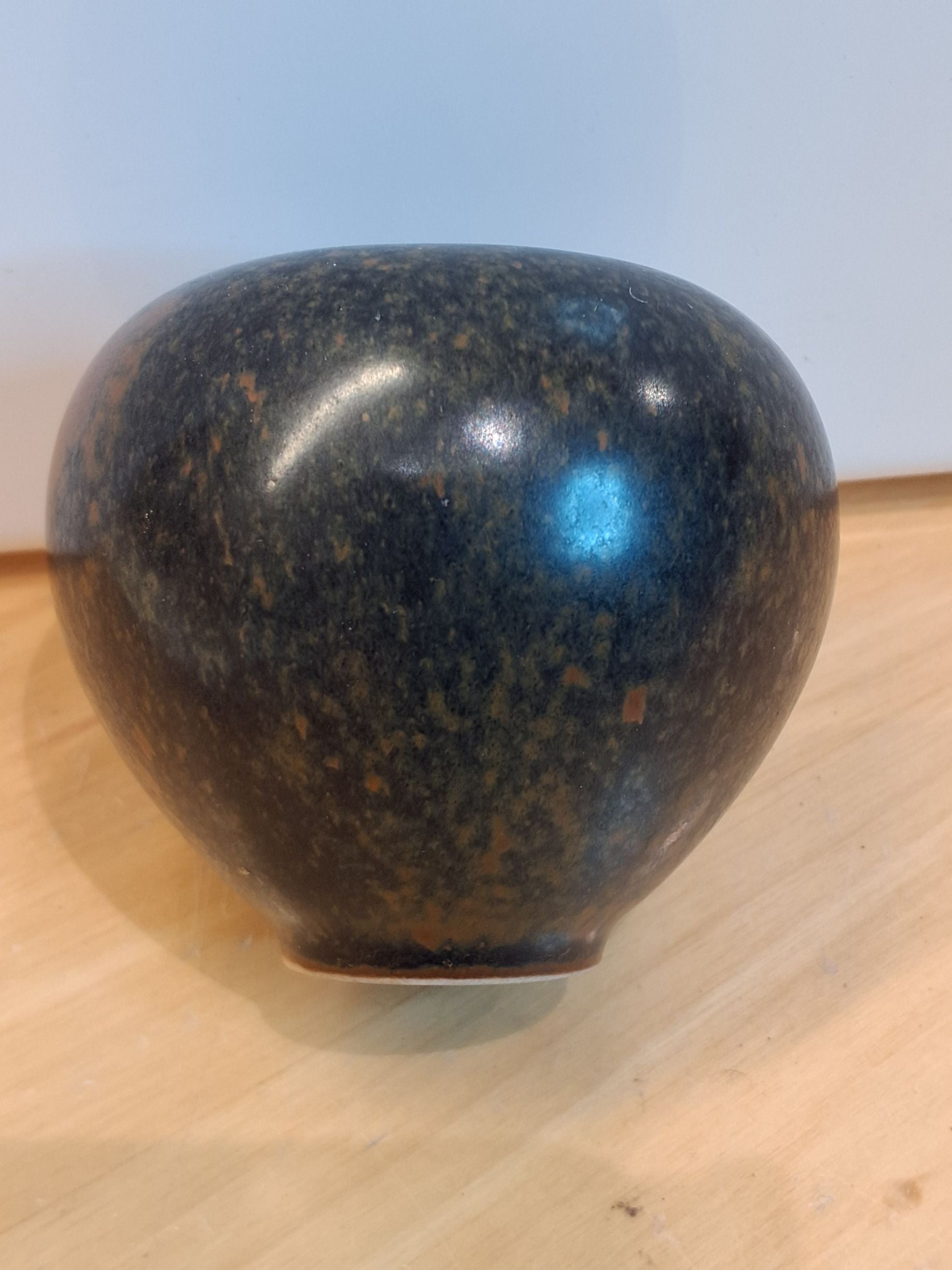 Saxbo vase, lille brun model #48.