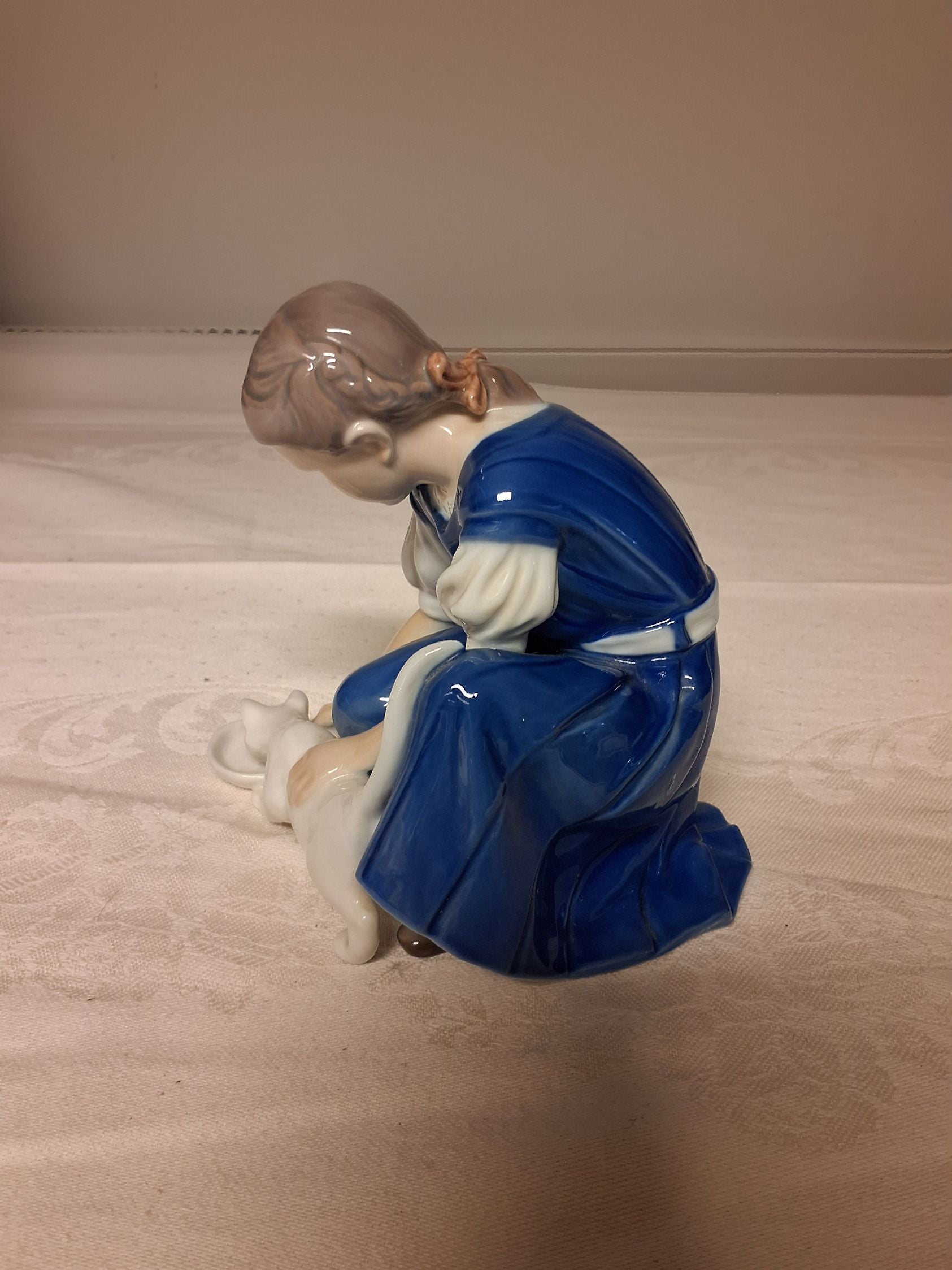 Figurin i porcelæn fra B&G