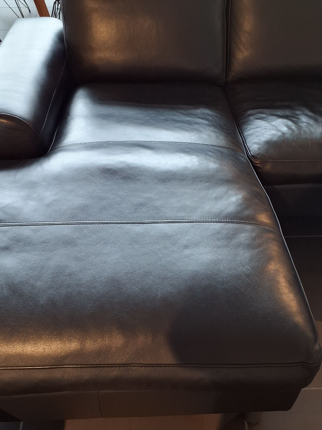 Hjørnesofa i sort læder