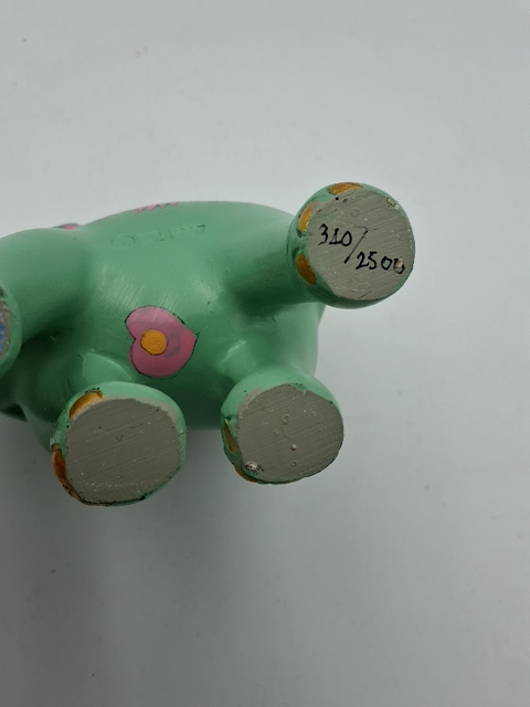 Elefant parade, Love Is In The Air