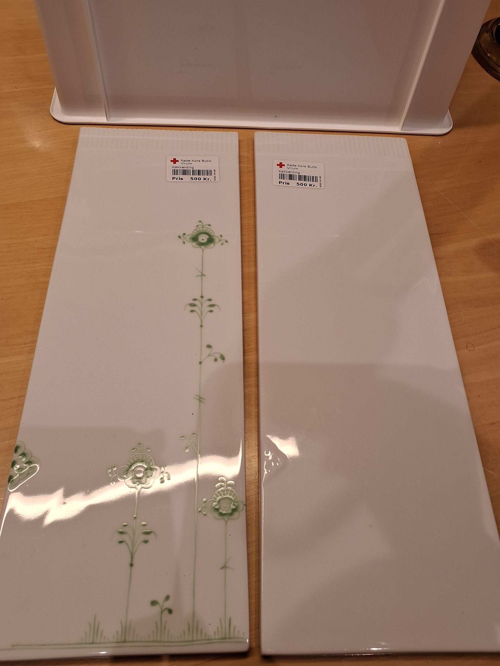 Royal Copenhagen, tapasfade, 4x grøn mussel, 1x hvid