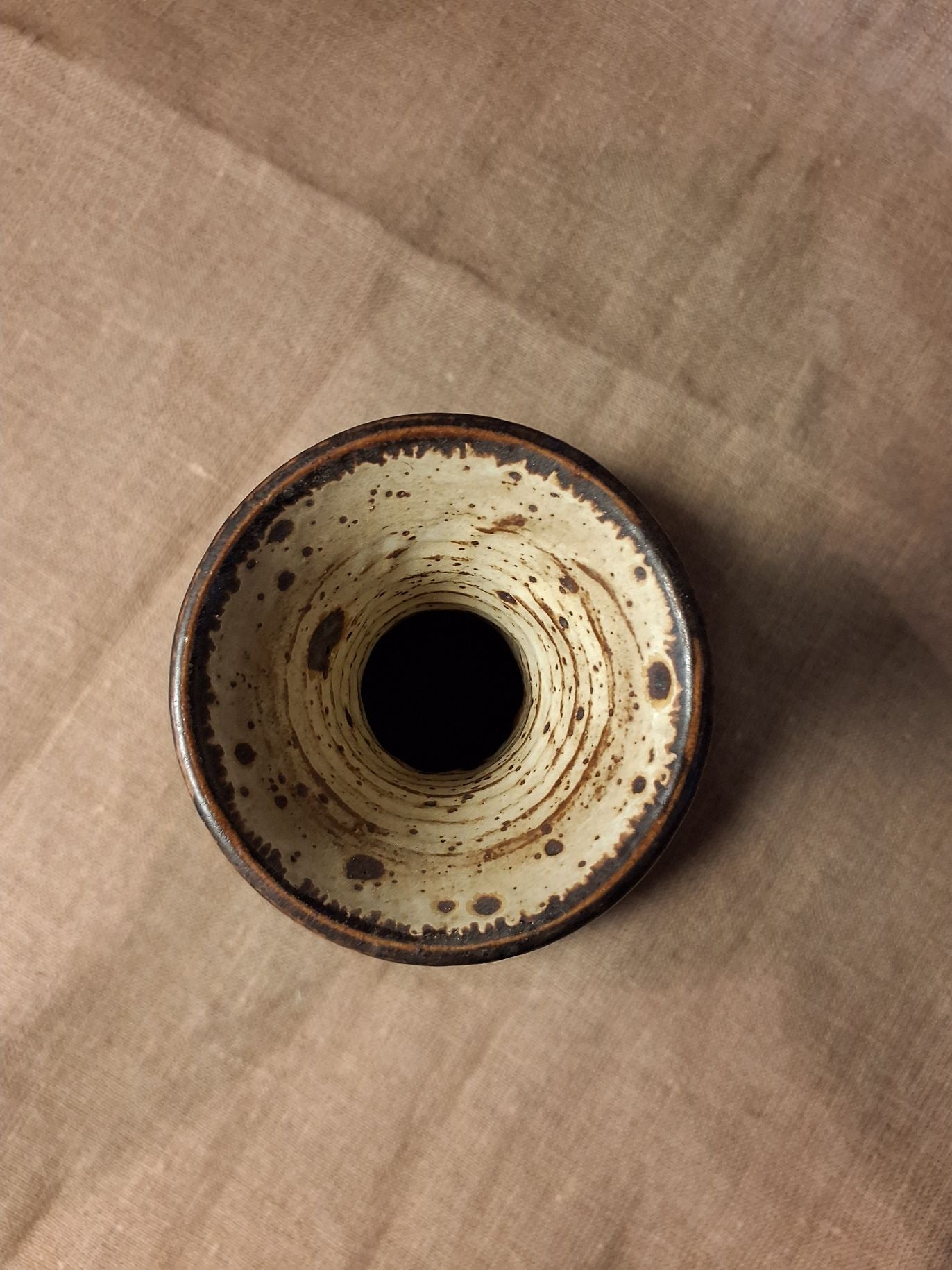 Følle keramik vase