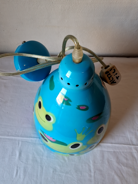 Loftlampe med frøer