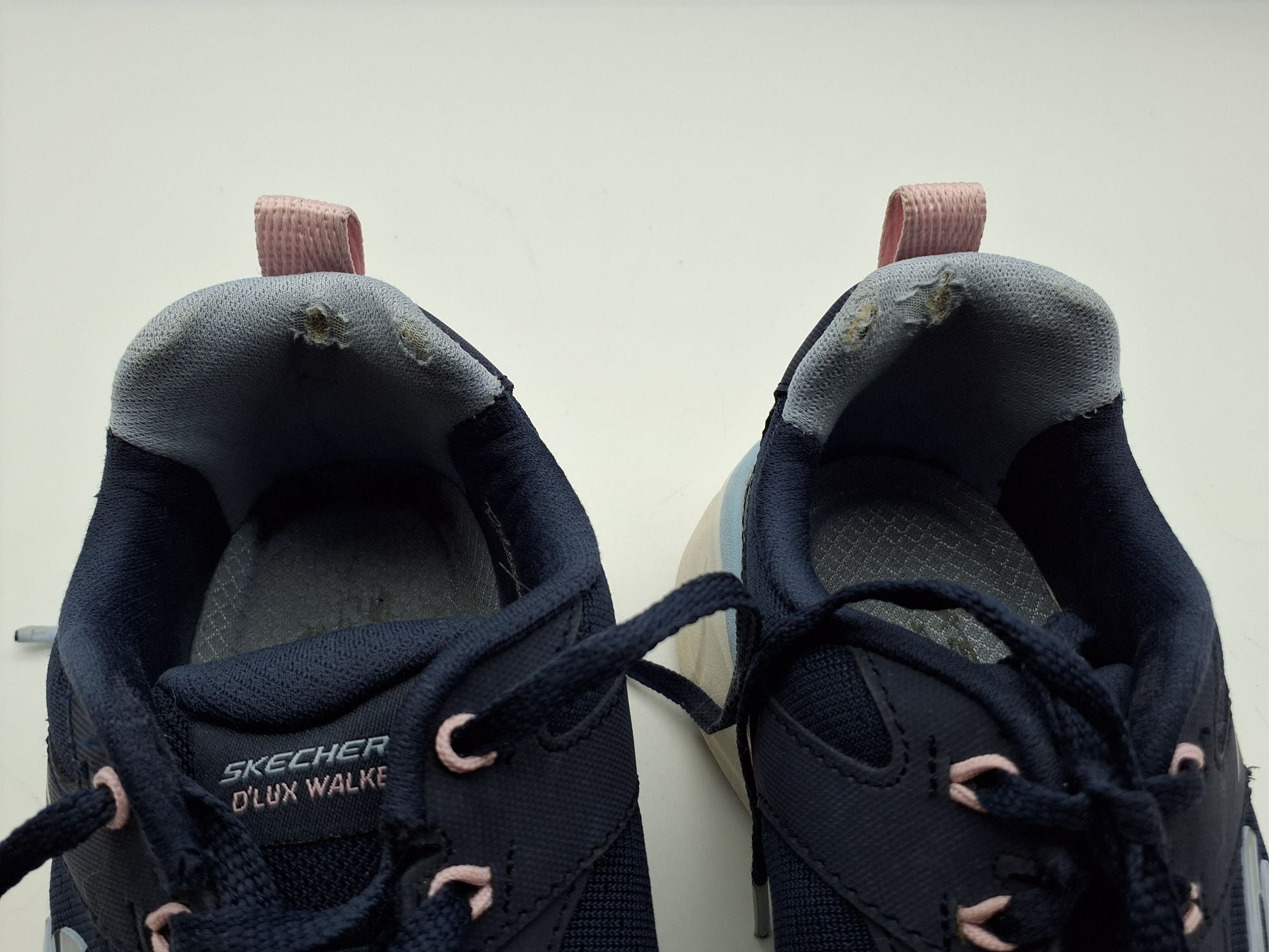 Skechers D'Lux Walker 2.0