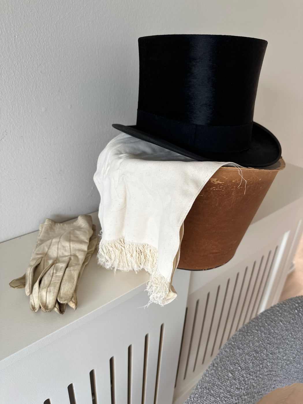 Top hat, sort