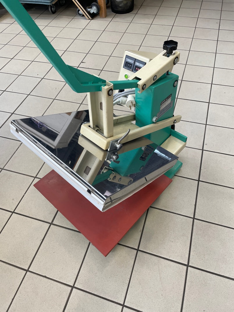 Lotus. LTC 135 Varmepresse