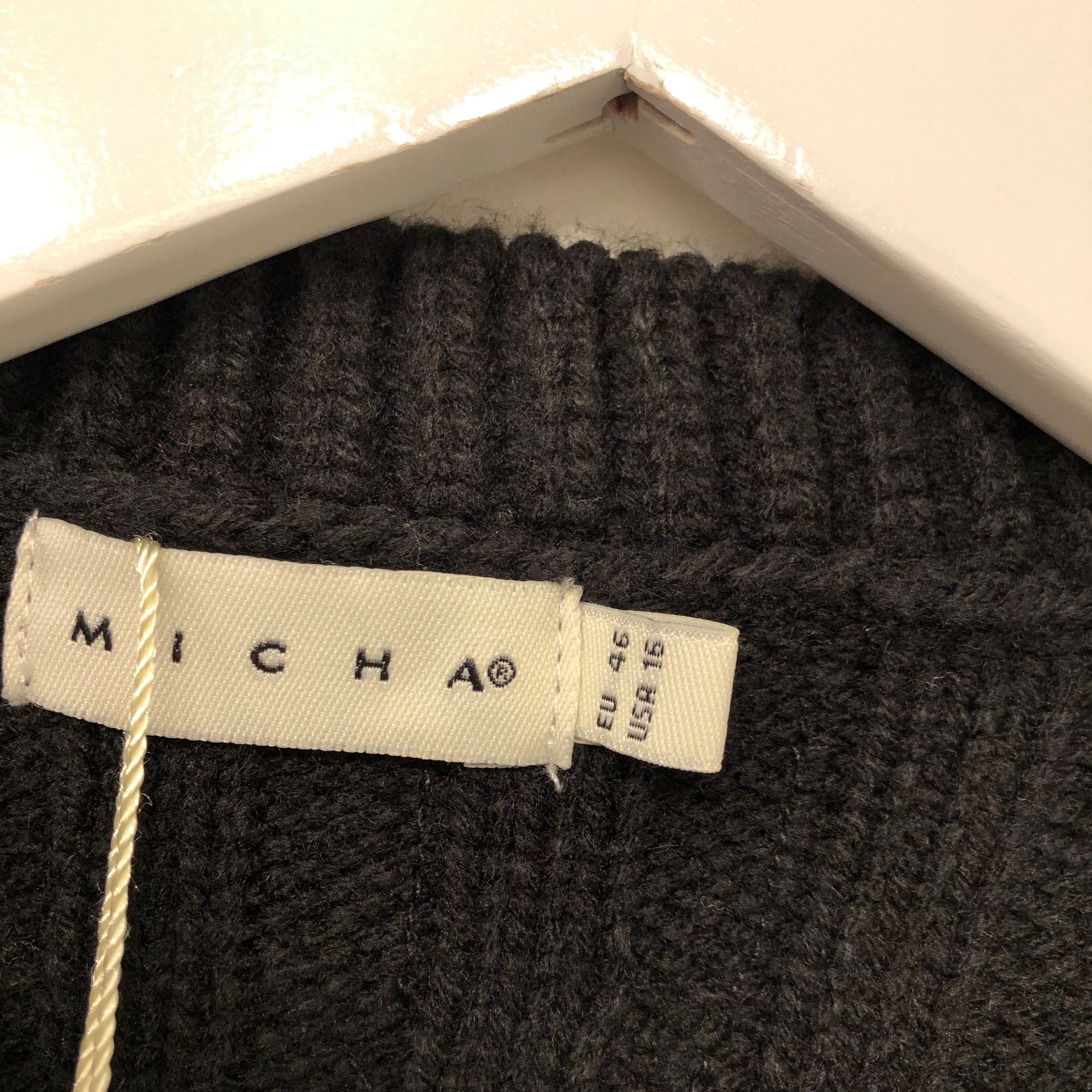 Micha Vest